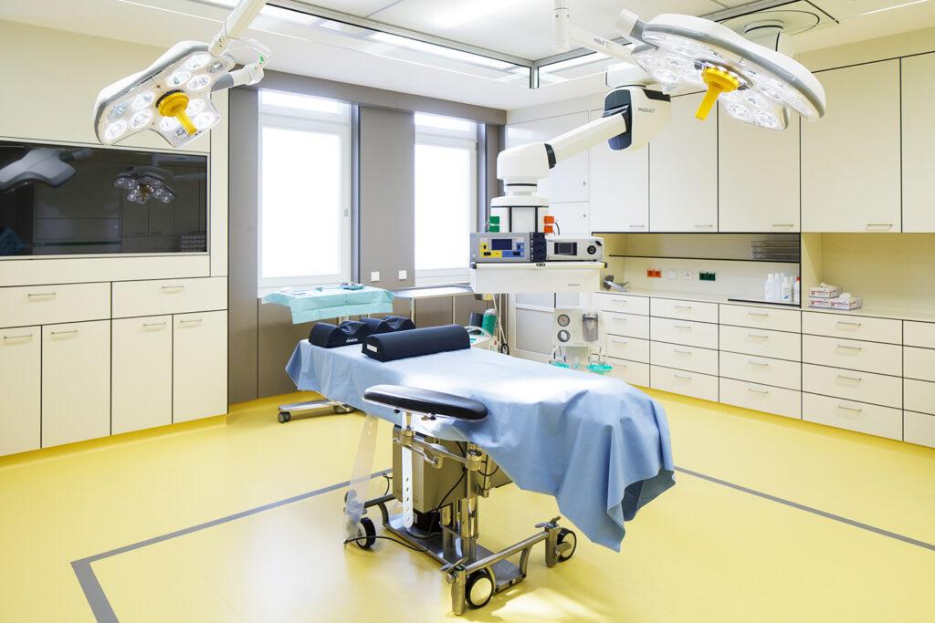 Moderne Ausstattung in der Klinik von Dr. Kuzbari in Wien