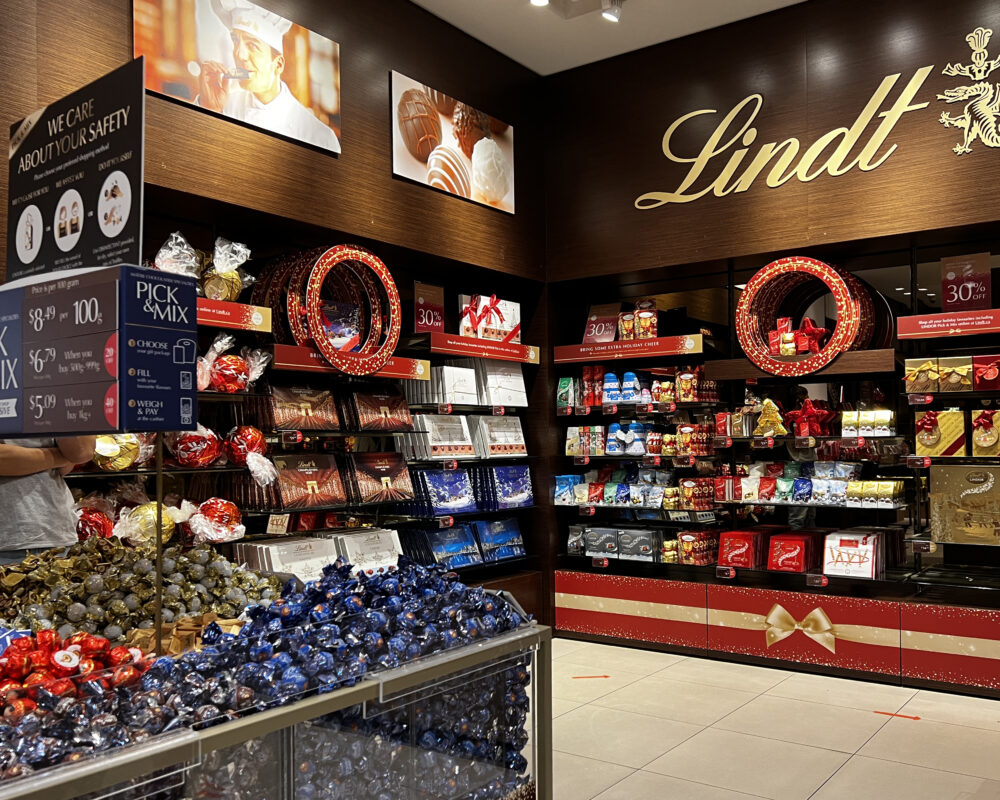 Filiale von Lindt mit vielen unterschiedlichen Schokoladen