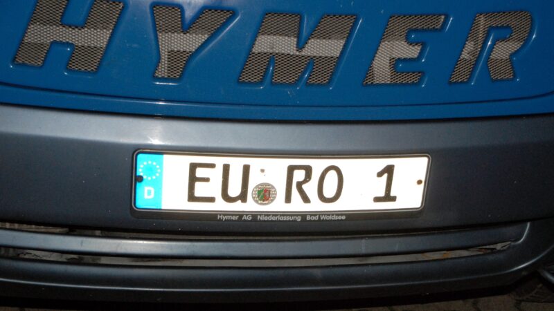 Hymer Logo mit einem Kennzeichen Eu-Ro1