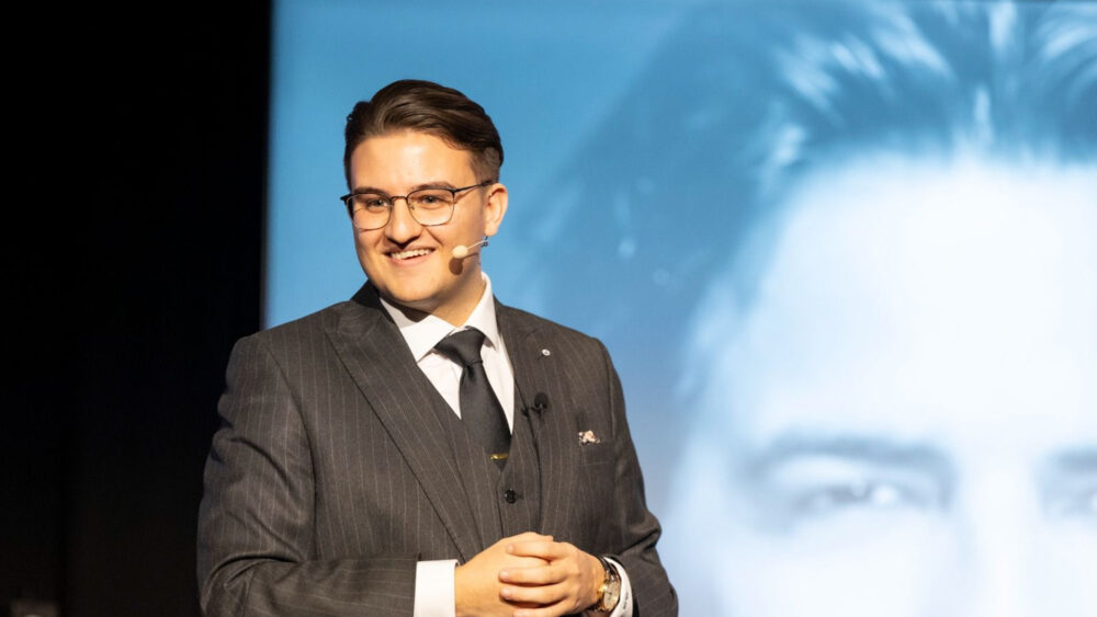 Benjamin Bansal GmbH bietet praxisnahe Verkaufstrainings und PR-Lösungen für Unternehmen zur Steigerung von Sichtbarkeit und Vertriebserfolg.
