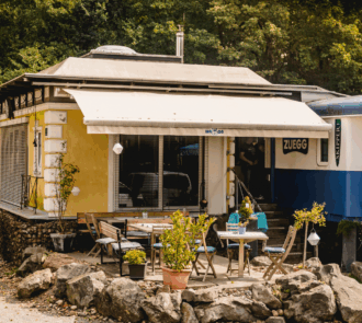 Waggon – das etwas andere Wirtshaus in der Südsteiermark: Traditionelle Hausmannskost und saisonale Spezialitäten in rustikalem Ambiente