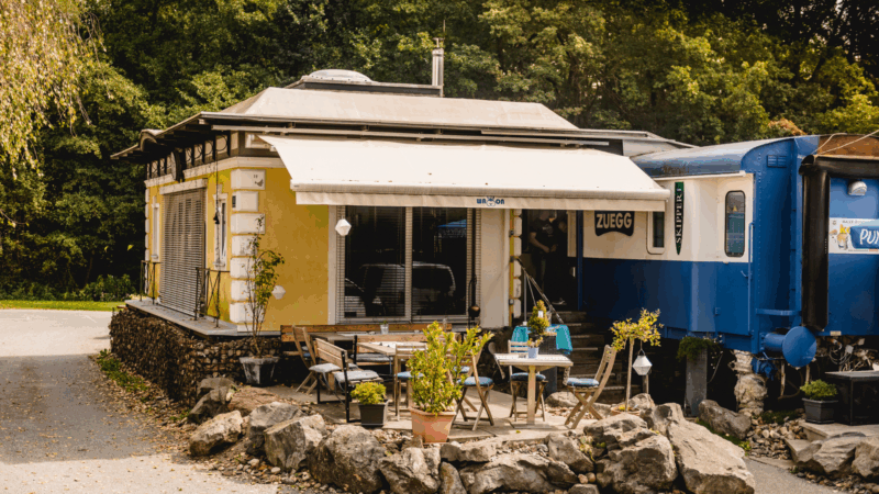 Waggon – das etwas andere Wirtshaus in der Südsteiermark: Traditionelle Hausmannskost und saisonale Spezialitäten in rustikalem Ambiente