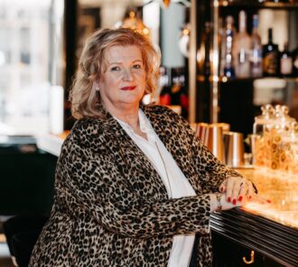 Renate Andratsch und Phoenix Investor bieten unabhängige Finanzberatung in Wien mit Fokus auf finanzielle Freiheit, Immobilienfinanzierung und nachhaltige Vorsorge.