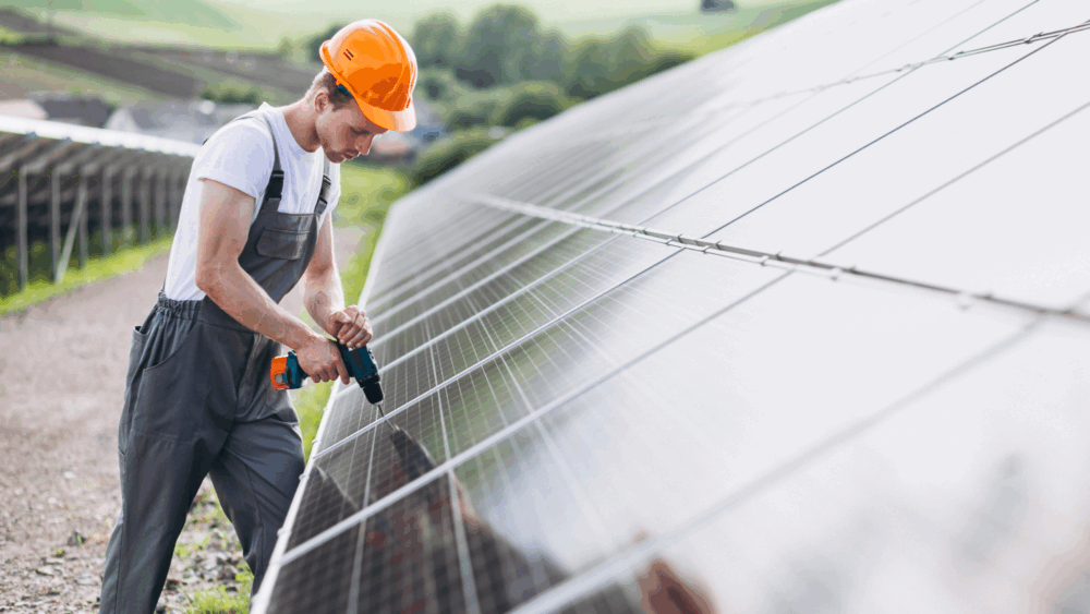 Energiepartnerschaft Österreich und erneuerbare Energiegemeinschaften zur Förderung dezentraler Energieversorgung und Energiekostenreduktion in Österreich.