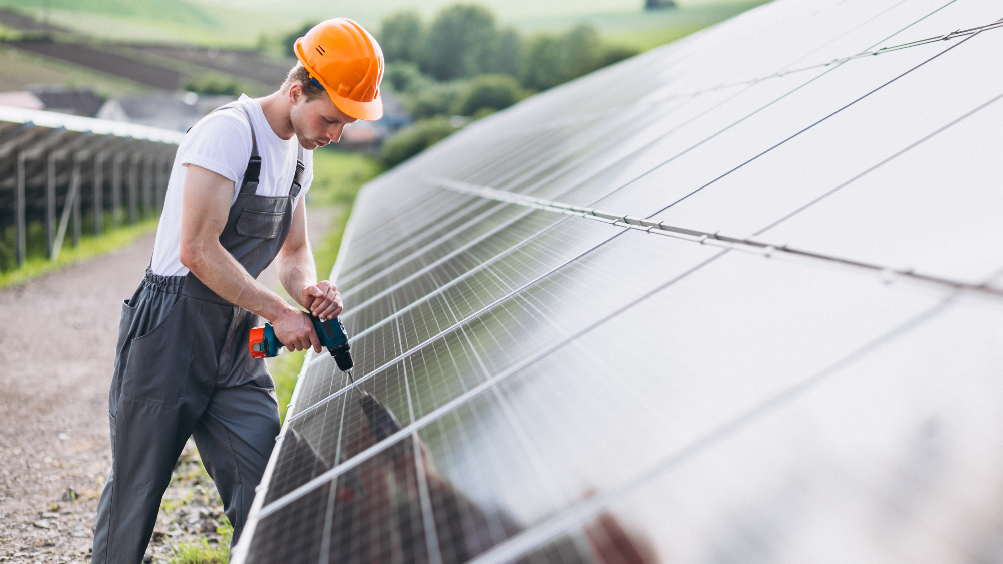 Energiepartnerschaft Österreich und erneuerbare Energiegemeinschaften zur Förderung dezentraler Energieversorgung und Energiekostenreduktion in Österreich.