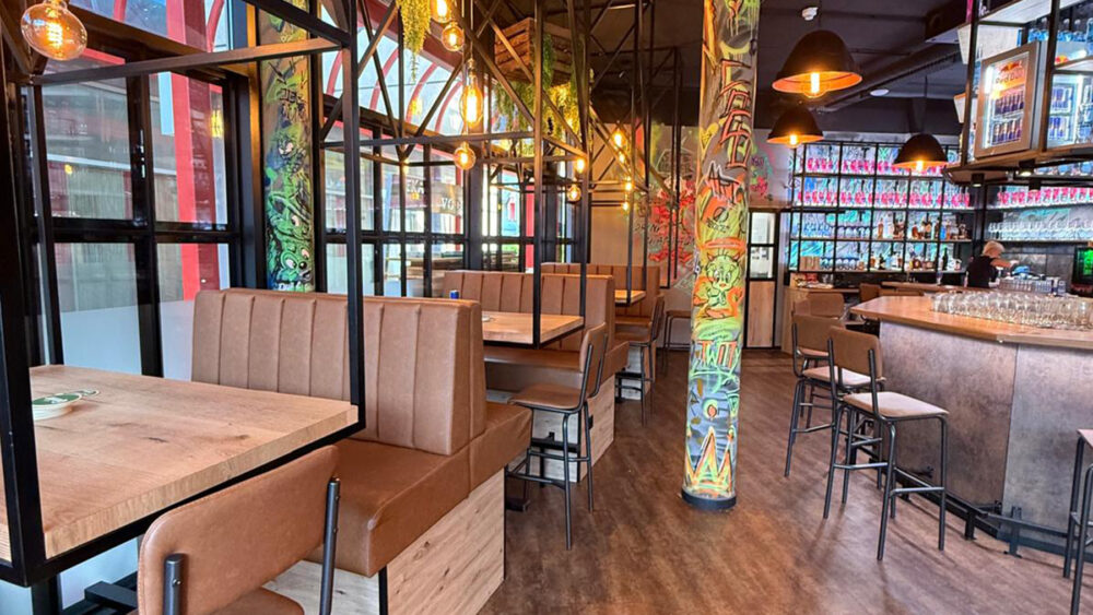 Coconut Spielberg in Spielberg vereint Partylocation, Bar und kulinarische Trends – ein Hotspot für Essen, Trinken und Party.