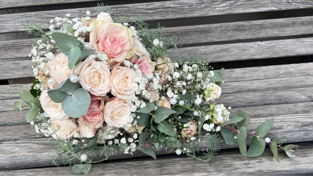 Blütensti(e)l von Victoria Nanasch in Utzenaich: regionale Hochzeitsfloristin und Eventdeko-Spezialistin in Oberösterreich.