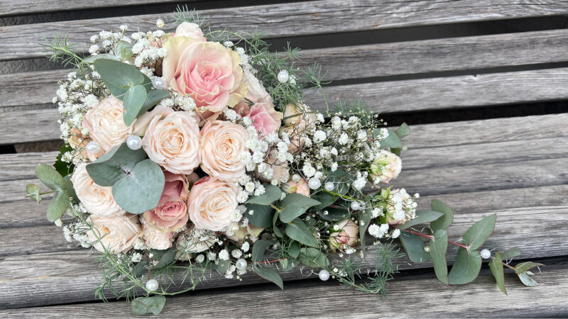 Blütensti(e)l von Victoria Nanasch in Utzenaich: regionale Hochzeitsfloristin und Eventdeko-Spezialistin in Oberösterreich.