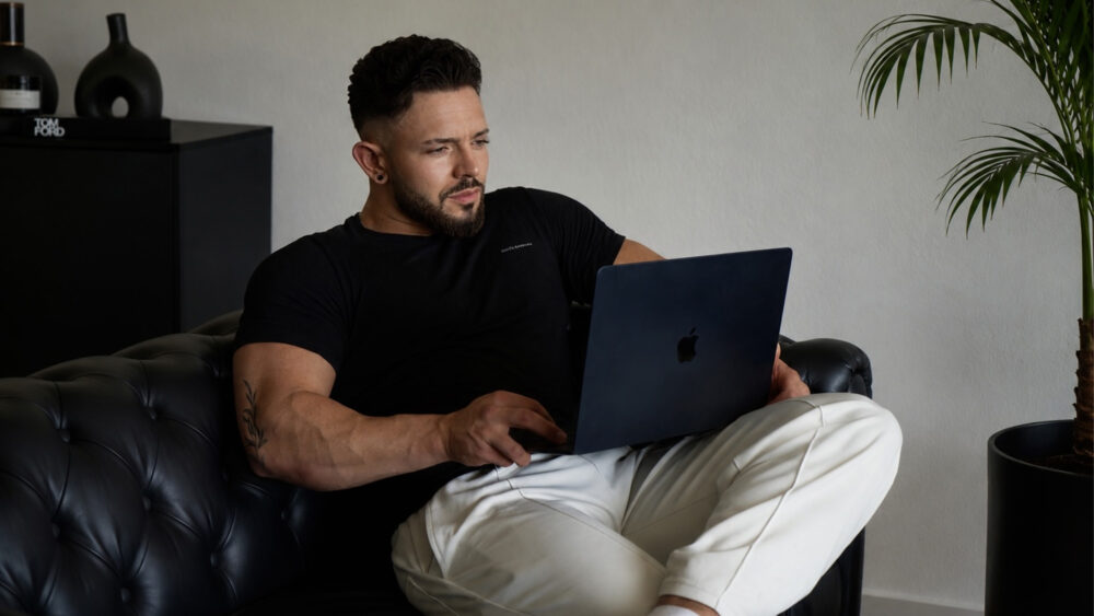 EcomUniverse GmbH aus Hohenzell ermöglicht professionelle Amazon-FBA-Ausbildung für angehende E-Commerce-Unternehmer.