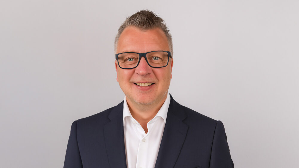 C & P Consulting GmbH in Enzesfeld: Mutoh-Drucker, Wartung und umweltfreundliche Tinte für Werbetechnik.