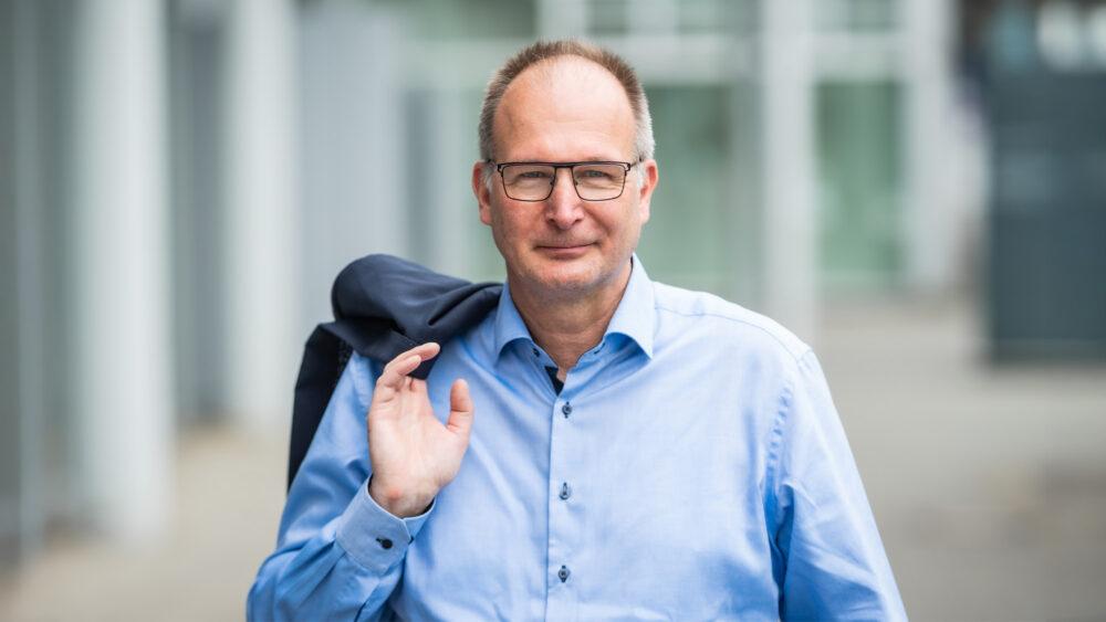 Roland Bendig führt die Digitalagentur STEILSTARTER in Nordwalde. Das Unternehmen ist in den Bereichen Webentwicklung, Suchmaschinenoptimierung, Online-Marketing und digitale Kommunikation tätig.